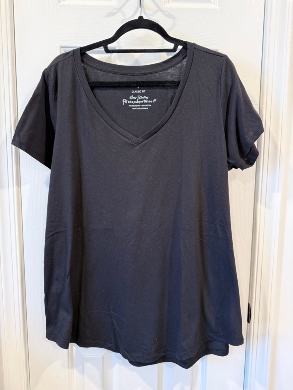 torrid Black V-Neck Short Sleeve Tee